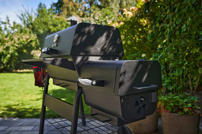 Char-Broil Charcoal 2GO used as offset smoker firebox