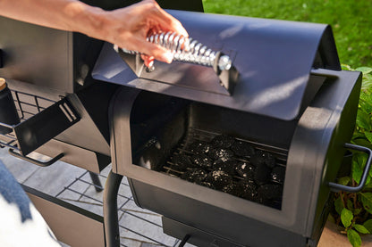 Char-Broil Charcoal 2GO cool-touch stainless steel handle