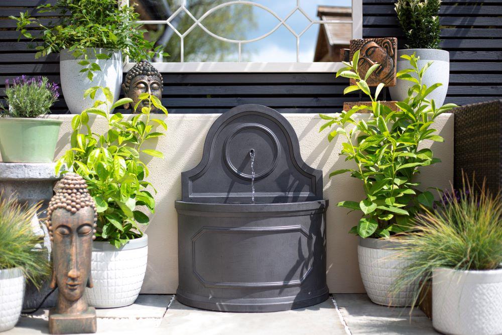La Hacienda 44031 Winchcombe Springs Water Feature