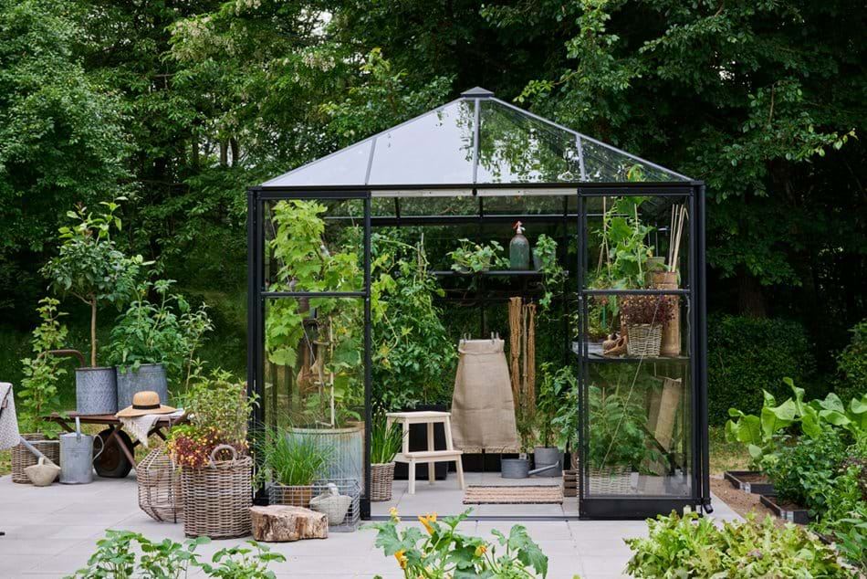 Halls QUBE Square 88 Greenhouse